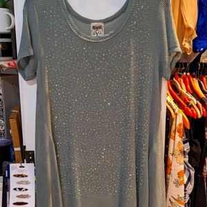 ☘️Local bedazzled tunic